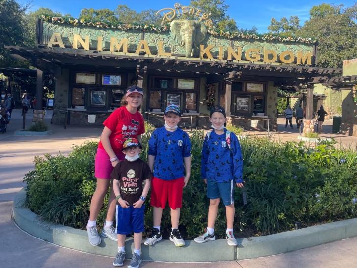 Guest Photo from Maureen Hicks: Guests outside Disney's Animal Kingdom
